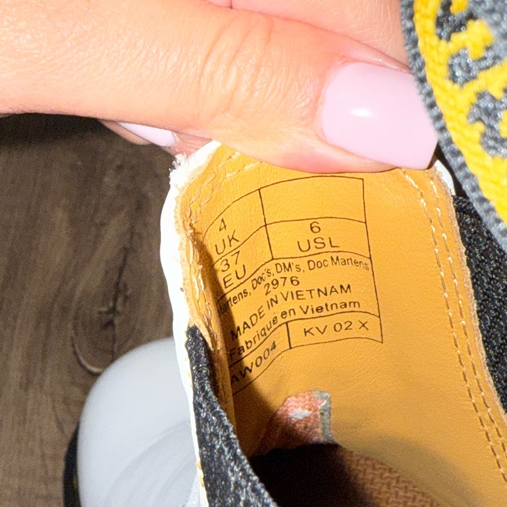 Dr. Martens White Chelsea Boots Smooth Leather - Picture 5 of 5